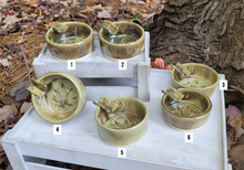 Load image into Gallery viewer, Seaweed Hemp Leaf Ashtrays
